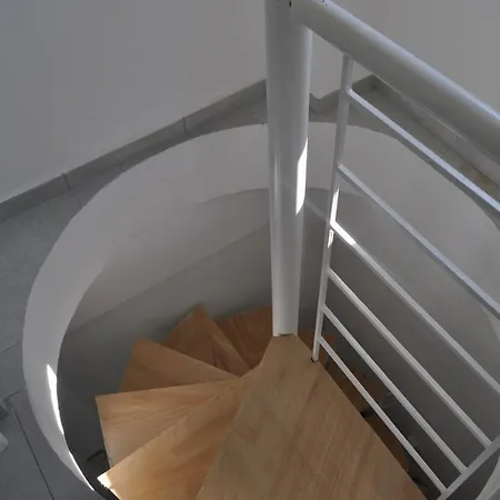 Agnanti Akhladherí