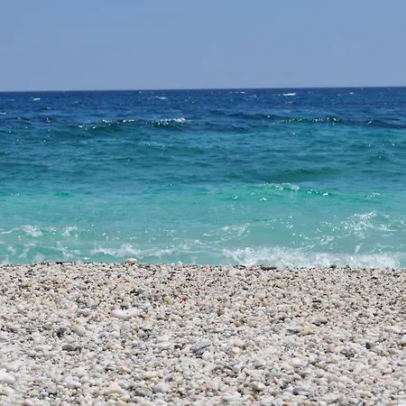 Agnanti * Akhladherí