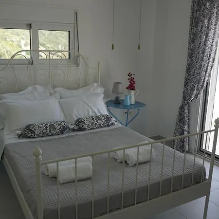 Agnanti Holiday home